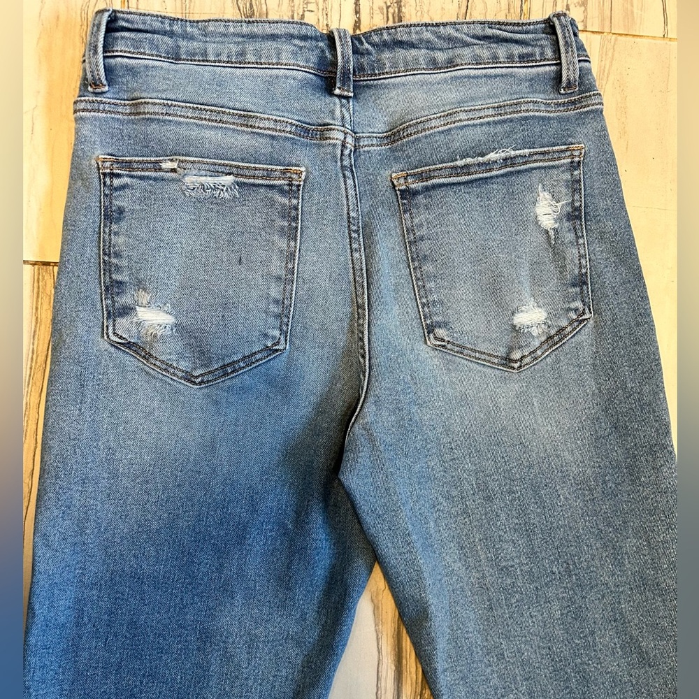 LIKE NEW Buckle Willow & Root High Rise Cropped Stretch Jean - Picture 8 of 16